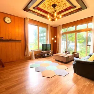  別荘 Manyi's Onsen House 天然温泉マンイの湯 日本